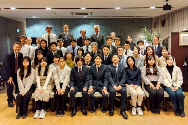 瑞名会のメンバー